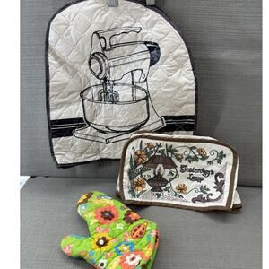 Vintage Quilted Mixer & Toaster Covers with Floral Oven Mitt–Retro Kitchen Decor